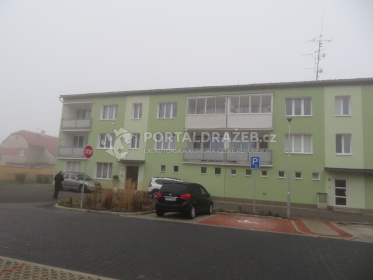 Spoluvlastnický podíl 8/606 na bytovém domě č.p. 344, 371, obec Dobroměřice, k.ú. Dobroměřice — foto 3